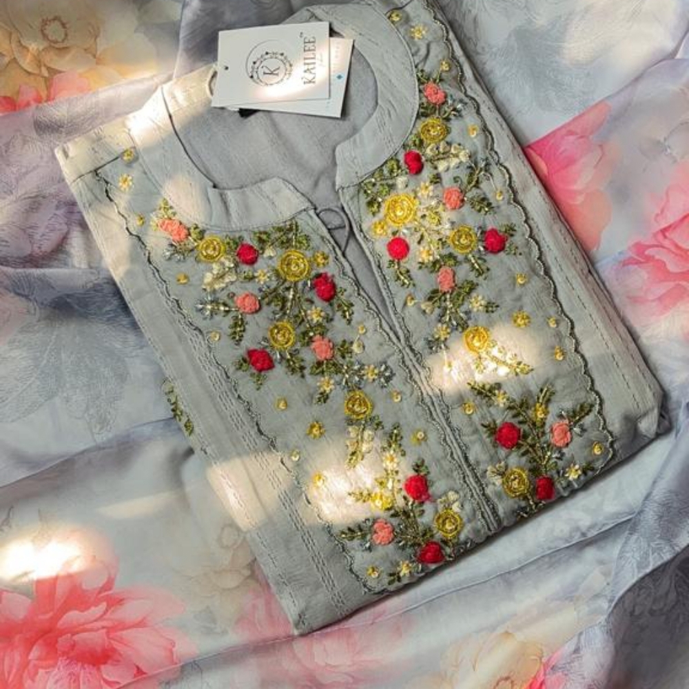 Kashmiri kurti plazo set - Picture 2 of 3
